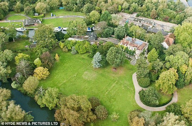 1709051178 339 George and Amal Clooney desert their 20m Berkshire mansion for