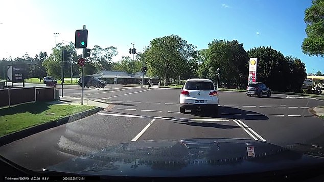 1709083452 763 Shocking reason why people are glad this dashcam owners car