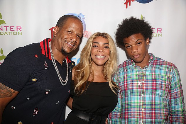 1709094862 476 Wendy Williams brother claims she is stuck in a treatment