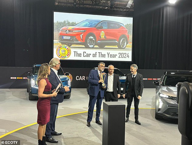On the first day of the Geneva Motor Show, Renault was presented with the COTY price, an event that marks the return of the Motor Show and to which Renault was one of the few manufacturers to attend.
