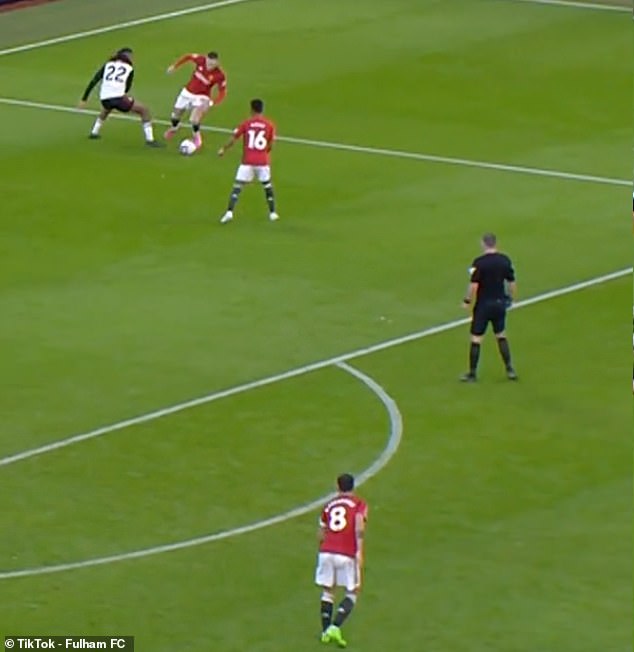 However, moments later the United captain got up from the ground and continued playing.