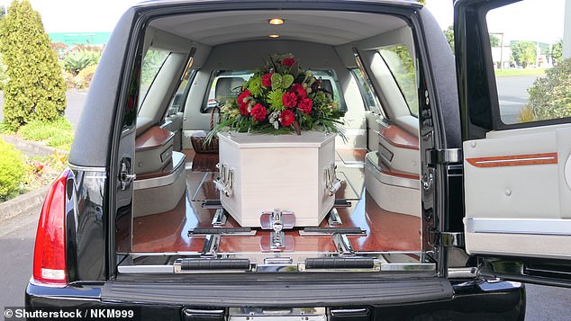 The drivers of the hearse that will take Navalny to his resting place have received threats