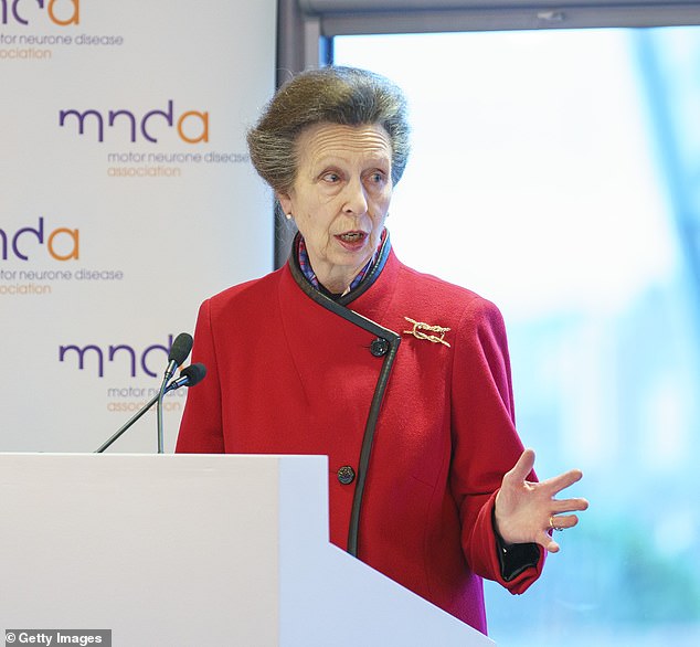 1709230040 558 Princess Anne praises Rob Burrow and Kevin Sinfield for their