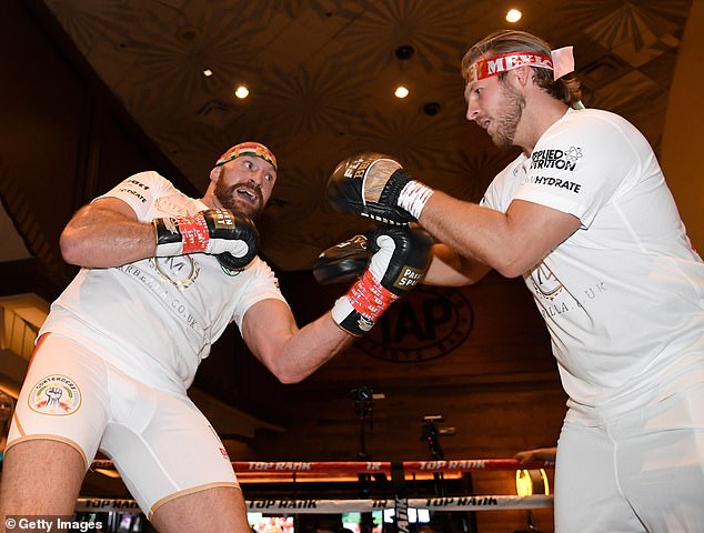 Davison previously trained Tyson Fury when he returned to the ring in 2018.