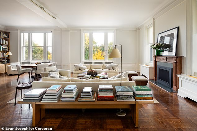 Annie Leibovitz sold her elegant Upper West Side home for $10.62 million at a loss after purchasing the duplex in 2014.