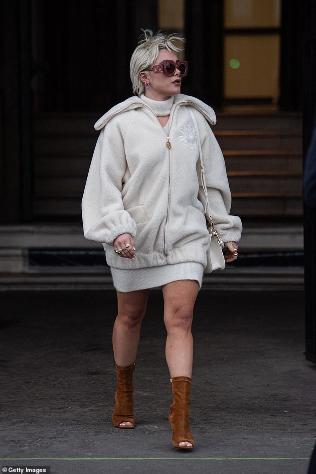 Actress Florence Pugh even wore a fleece from French brand Patou with open boots, a miniskirt, and oversized sunglasses at the recent Paris Haute Couture Week.