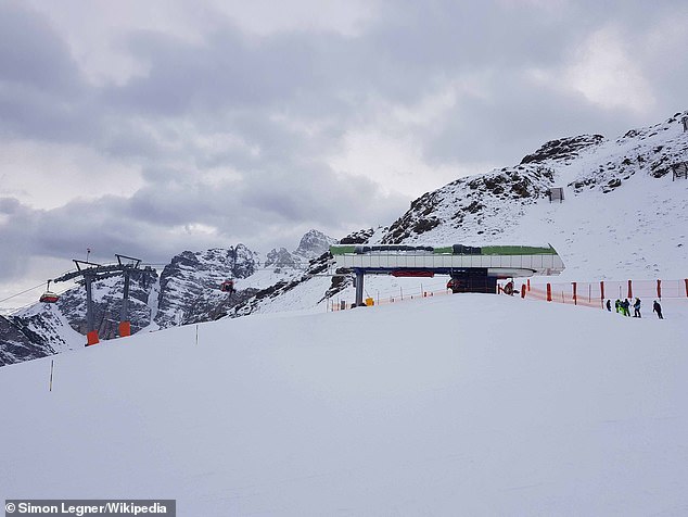 The 86-year-old skier was hospitalized with serious injuries and had to be taken by rescue helicopter to the Innsbruck clinic.