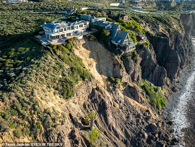 Multimillion-dollar homes teetering on the edge of a cliff in Southern California have been deemed safe to live in.