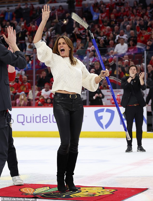 Cindy Crawford hit the ice last weekend.  The 58-year-old supermodel was seen at the Chicago Blackhawks vs Detroit Red Wings game