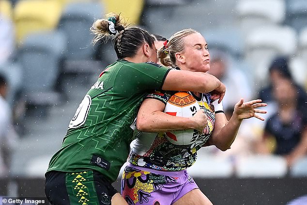 Two stunning breakaway attempts from powerful center Jaime Chapman have led the Indigenous women to a 26-4 thrashing of the Maori Stars in Townsville.