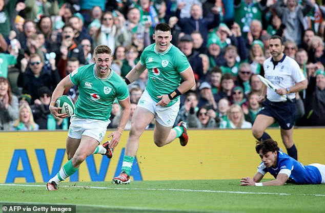 Ireland extended their magnificent home winning streak to 17 games with a 36-0 thrashing of Italy.
