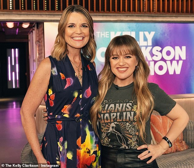 Kelly Clarkson showed off her new body in a trendy outfit while interviewing Savannah Guthrie on The Kelly Clarkson Show on Monday.