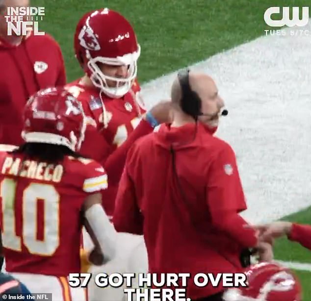 Patrick Mahomes quickly pointed out Dre Greenlaw's injury to his offensive coordinator