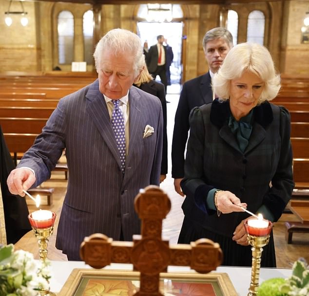 Queen Camilla offers a guiding hand to Ukraines first lady