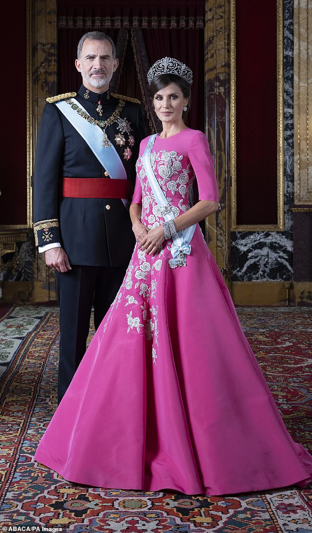Queen Letizia and King Felipe asked a famous photographer to take their new official portrait on their 20th wedding anniversary, despite accusations of 