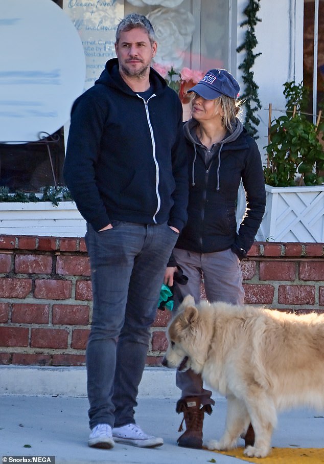 Renee Zellweger seemed smitten with her rumored fiancé Ant Anstead this week when the couple stepped out in Los Angeles on a pre-Valentine's Day outing.