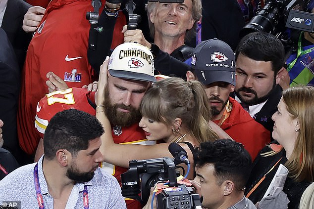 SLICK: Taylor Swift attended Chiefs games long before the public became aware of her romance with Travis Kelce, according to Chiefs defensive backs coach Dave Merritt.