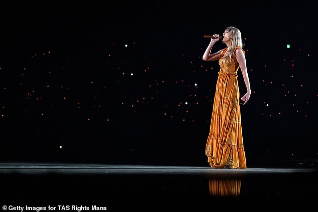 Taylor Swift suffered another onstage mishap during the second of four concerts in Tokyo this week.
