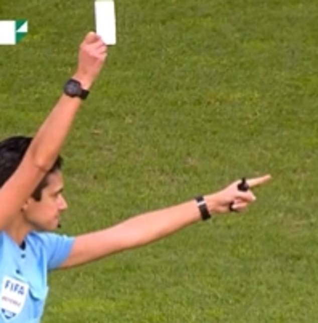 Referee Catarina Campos showed the white card during a women's cup clash between Sporting Lisbon and Benfica in January 2023