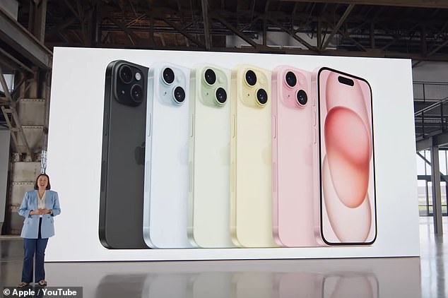 In the photo, the iPhone 15 presented by Apple in September 2023. Note the diagonal position of the two camera lenses in the rear module.