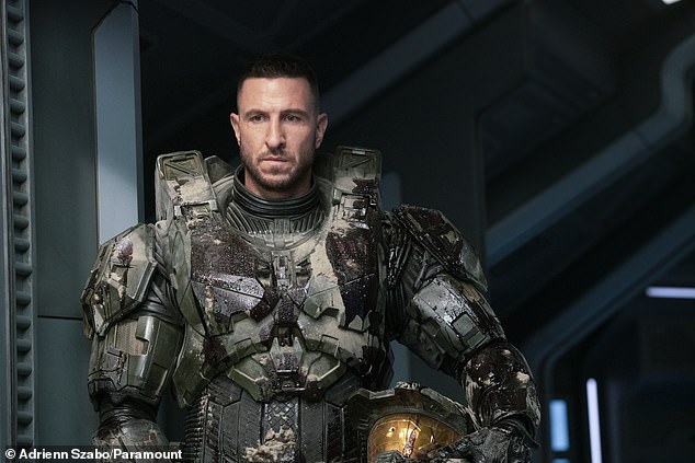 The show stars Pablo Schreiber as the Master Chief. One of the main flaws that viewers found was that John spent most of the season without his helmet: the first time it was removed in the 20 years that the video game has been running.
