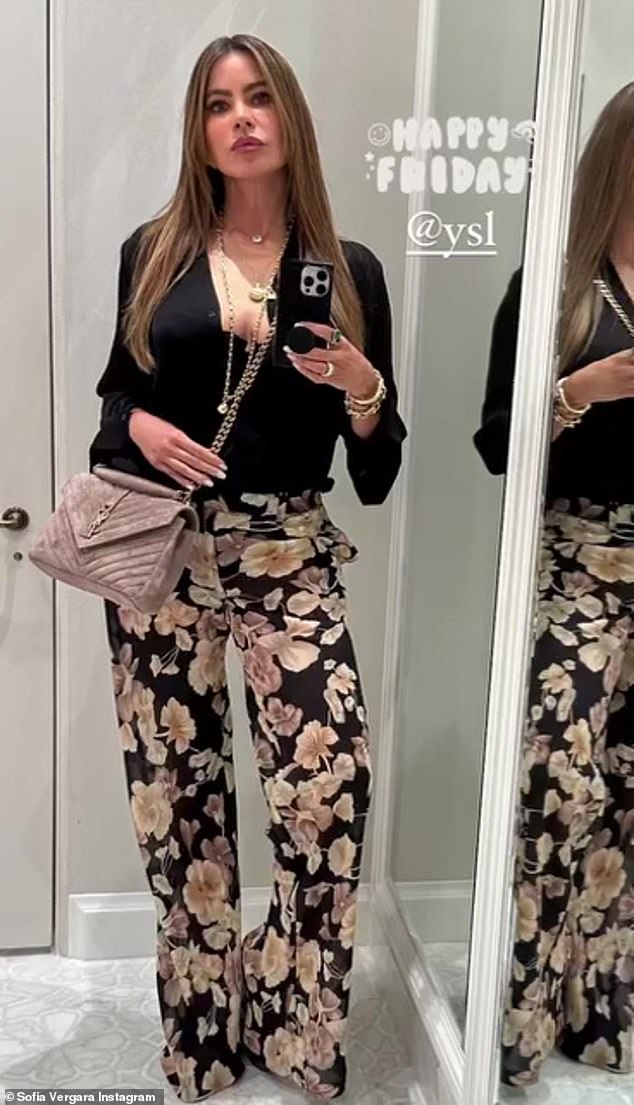 At one point in her day, Vergara took a mirror selfie showing herself in that same outfit and shared it on her Instagram page.