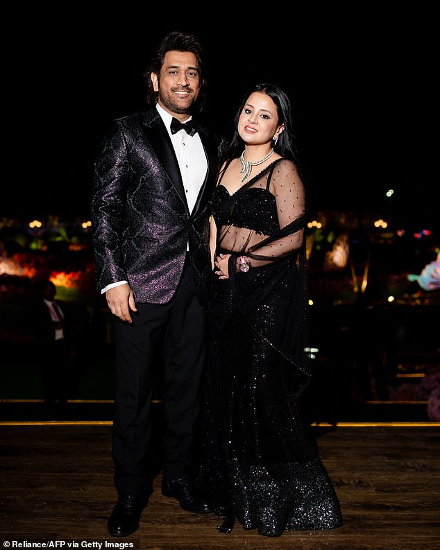 Former Indian cricket captain Mahendra Singh Dhoni and his wife Sakshi Dhoni also attended the welcome cocktail party.