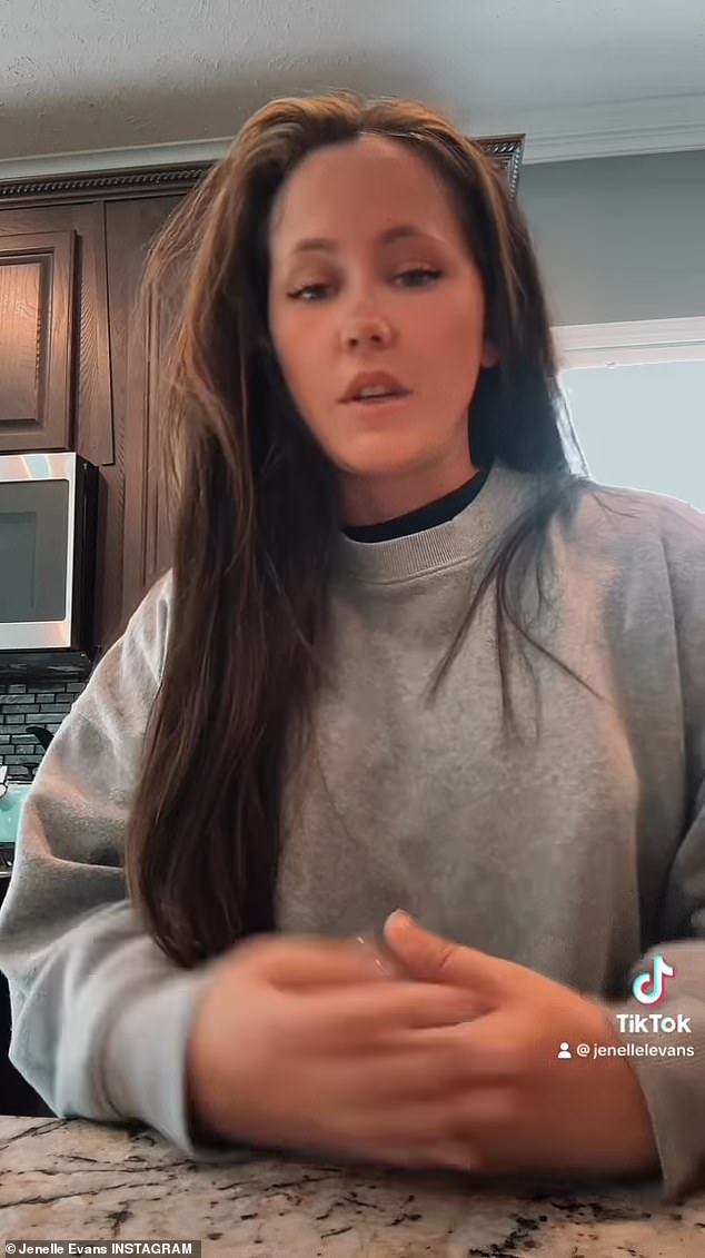Jenelle Evans' husband David Eason plans to file for divorce shortly after he and their 16-year-old daughter, Maryssa, were allegedly kicked out of the Teen Mom 2 star's, 32-year-old, home, according to The US Sun.