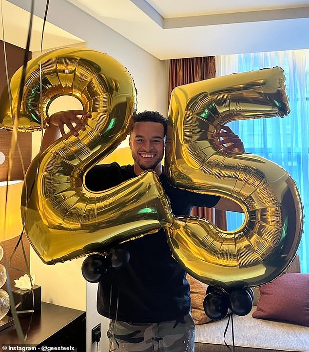 Toby enjoyed a hotel room decorated with gold and black balloons and gold '2' and '5' balloons.