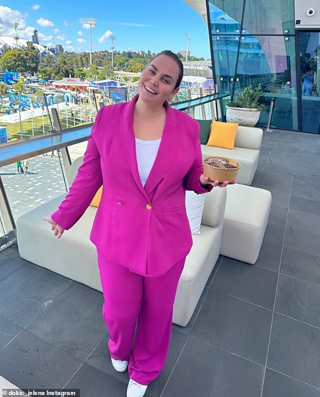 1709585955 159 Professional tennis player Jelena Dokic flaunts her figure in a