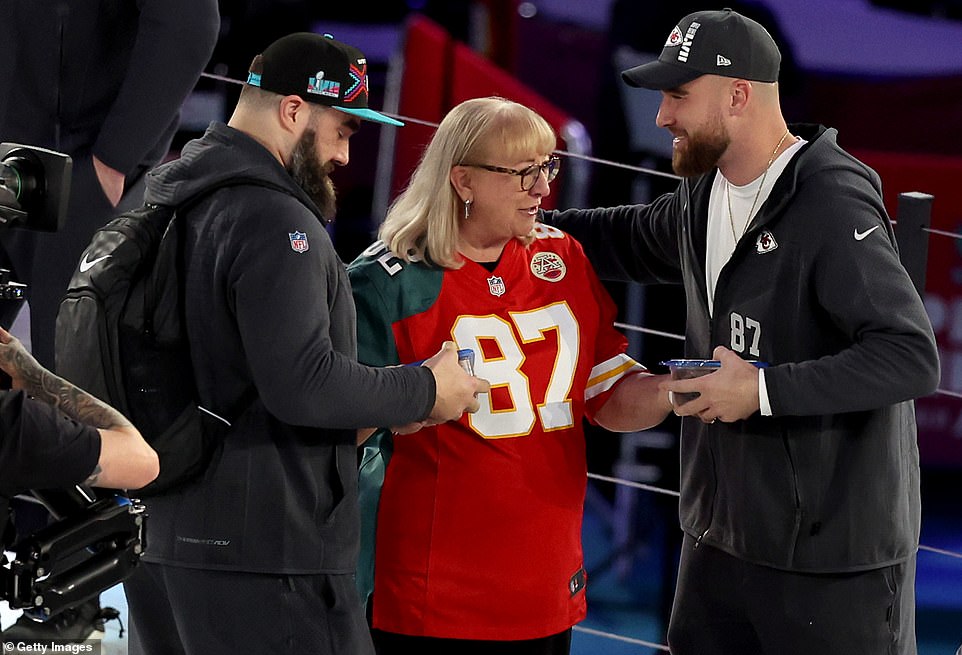 Donna, Jason and Travis' mother, was never torn between her children.  Before Super Bowl LVII, Donna wore an Eagles-Chiefs jersey and gave her children some cookies.