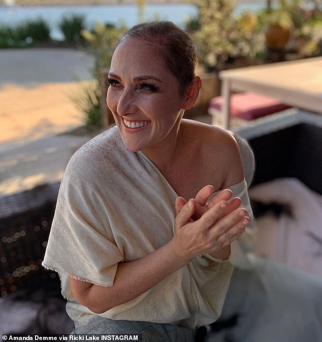 1709658737 563 Ricki Lake 55 Reveals She Fits in the SAME Outfit