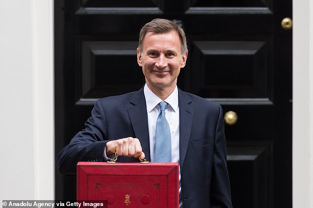 Chancellor Jeremy Hunt is expected to cut national insurance by 2p for the second time in six months, saving the average worker £450 a year.