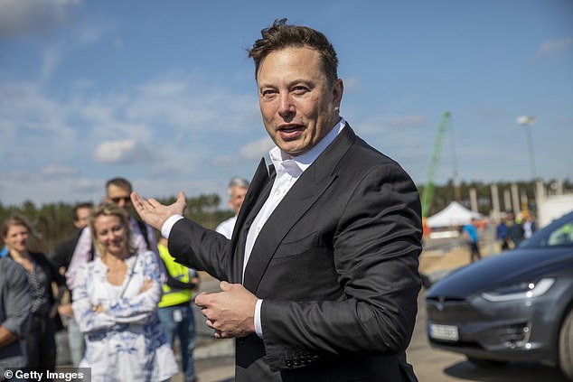 The Tesla boss met with the presidential candidate in Palm Beach, Florida, on Sunday, according to sources.