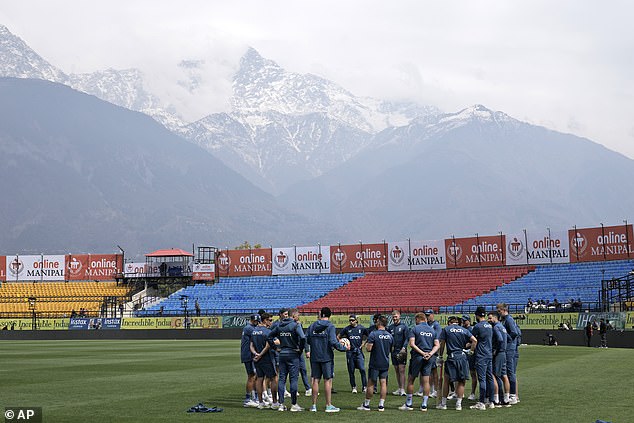 But England could face icy conditions, with the forecast calling for sleet and temperatures dropping by up to 1C for the opening day of the final test.