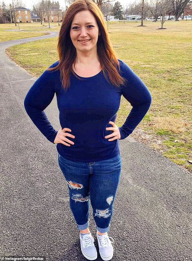 She showed off her 100-pound weight loss in a mirror selfie and explained that she's been fighting hard to stay alive.