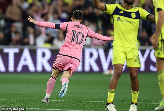 At the beginning of the second half, Lionel Messi walked away to celebrate the goal.