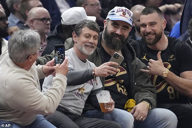 The brothers also sat courtside to watch their hometown NBA team, the Cleveland Cavaliers, play.