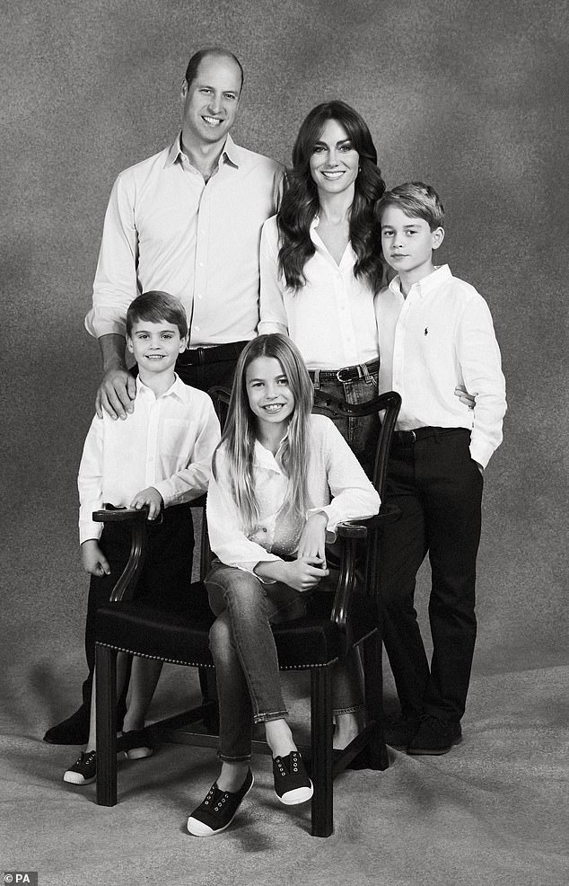 The image of the Prince and Princess of Wales' 2023 Christmas card, in black and white, drove fans crazy