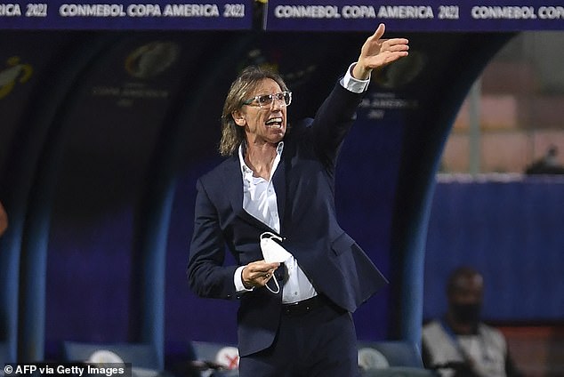 The coach of the Chilean national team, Ricardo Gareca, left Díaz out for the next Chile friendlies