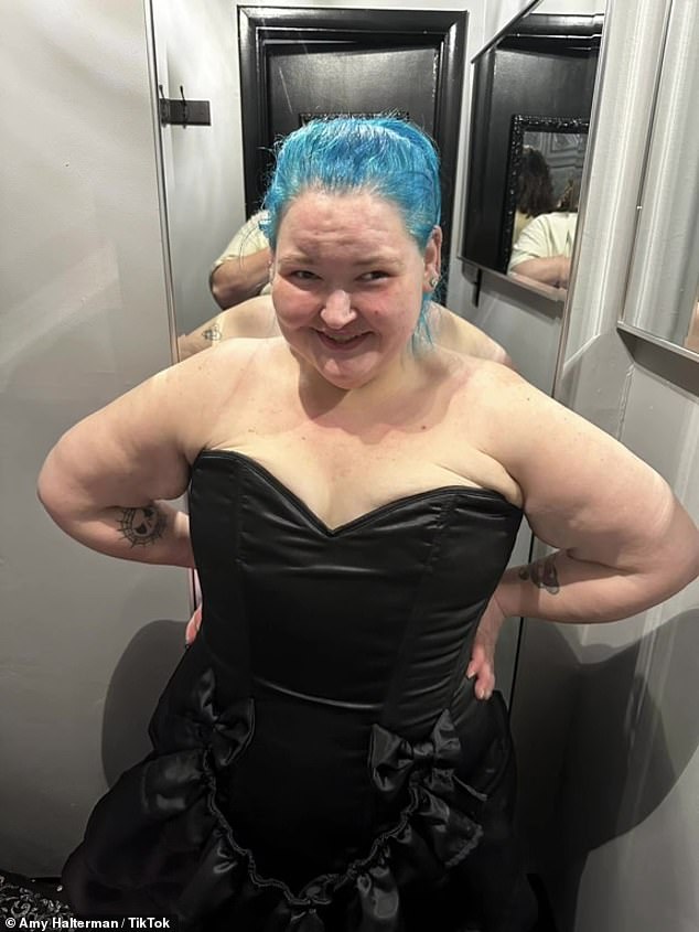 The TLC star, 36, looked incredible as she tried on a sleeveless black dress adorned with two bows
