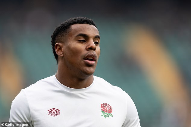 The 21-year-old sensation has suffered a concussion and will therefore not be available for England