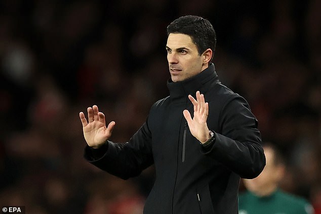 Mikel Arteta denied his counterpart's accusation of having insulted his family