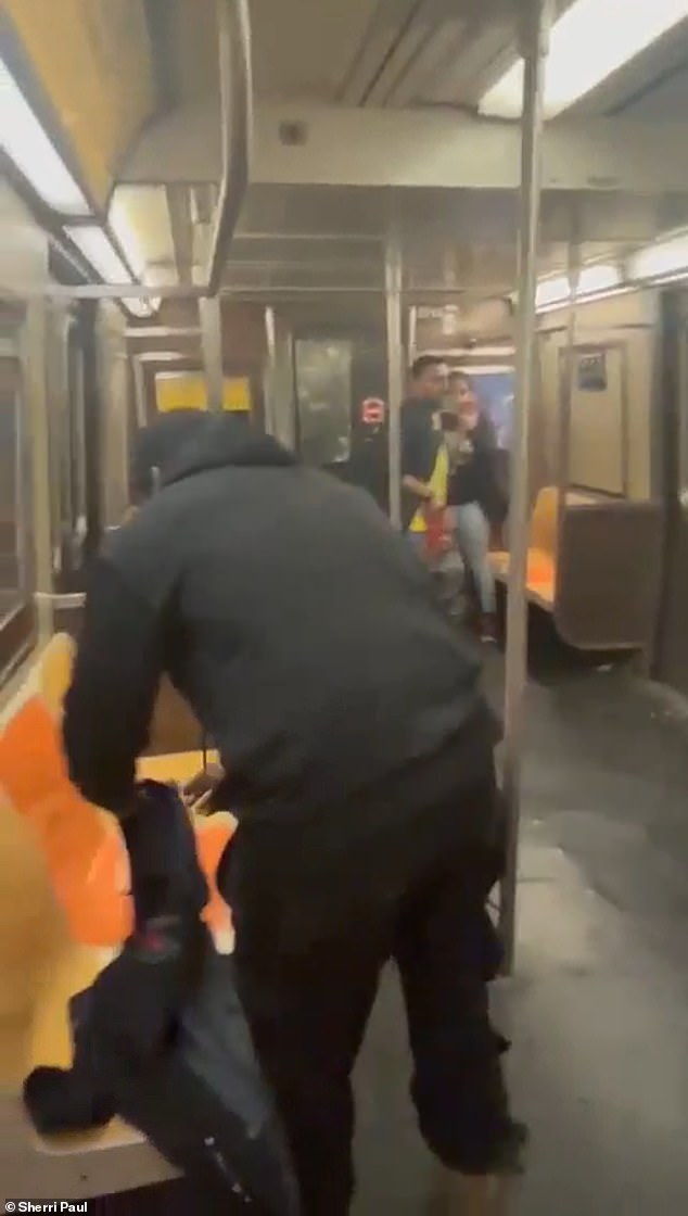 1710485242 603 Harrowing video shows moments leading up to NYC subway shooting