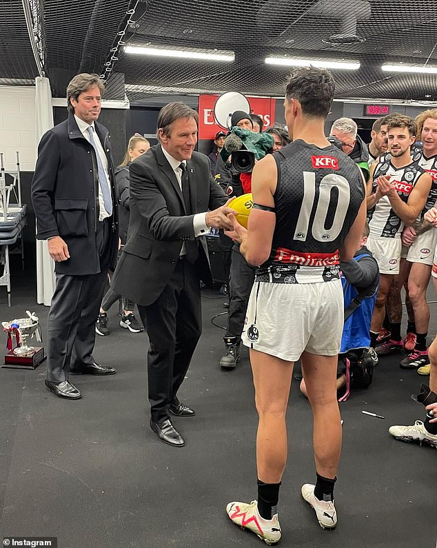 Browne (pictured with Collingwood stars after a game) said the support of the players at the club had helped provide the platform for his recovery