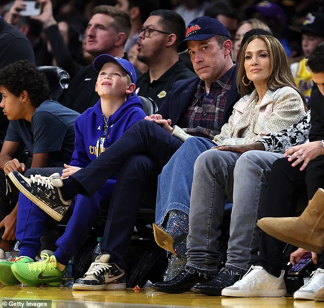The family grabbed courtside seats to watch the LA Lakers play the Golden State Warriors at Crypto.com Arena
