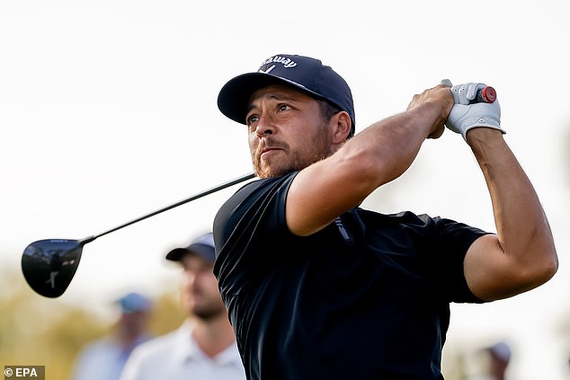 At the top of the standings, Xander Schauffele reaches the final round with the lead