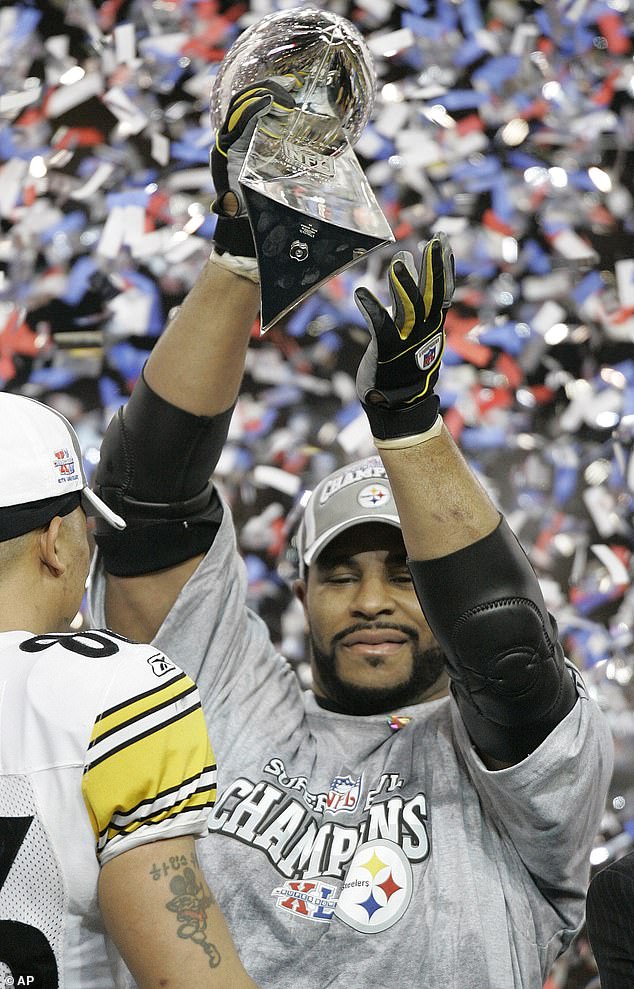 Bettis lifts the Lombardi Trophy after the Pittsburgh Steelers won Super Bowl XL in 2006