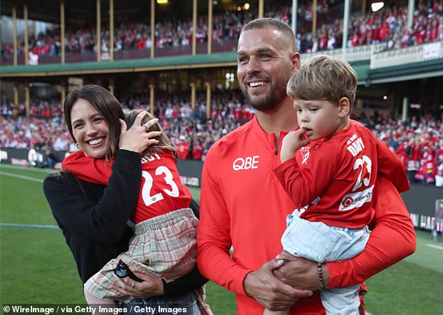 Franklin with his wife Jesinta and two young children Tallulah and Rocky say goodbye to Sydney Swans supporters