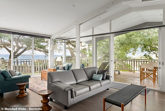 ∫The residence itself offers stunning, uninterrupted views of Port Phillip Bay, the result of thoughtful renovations and landscaping by the renowned Graham Fisher.